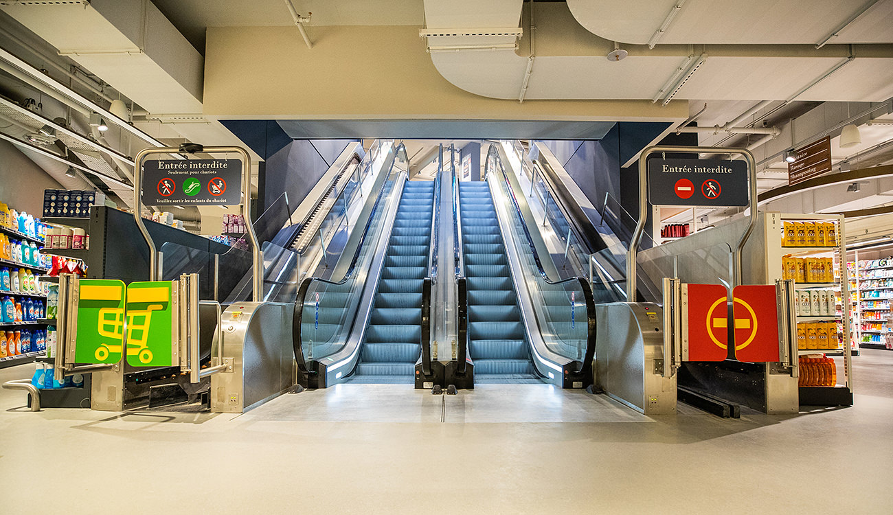 Vermaport Shopping Cart Conveyor located in Carrefour market store Paris