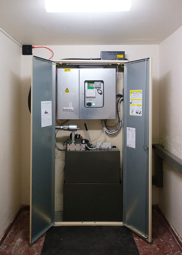 Lift Installation Lancashire for Anchor Hanover housing at Turney Crook Mews hydraulic oil tank