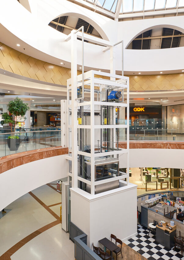 Scenic glass lift installation